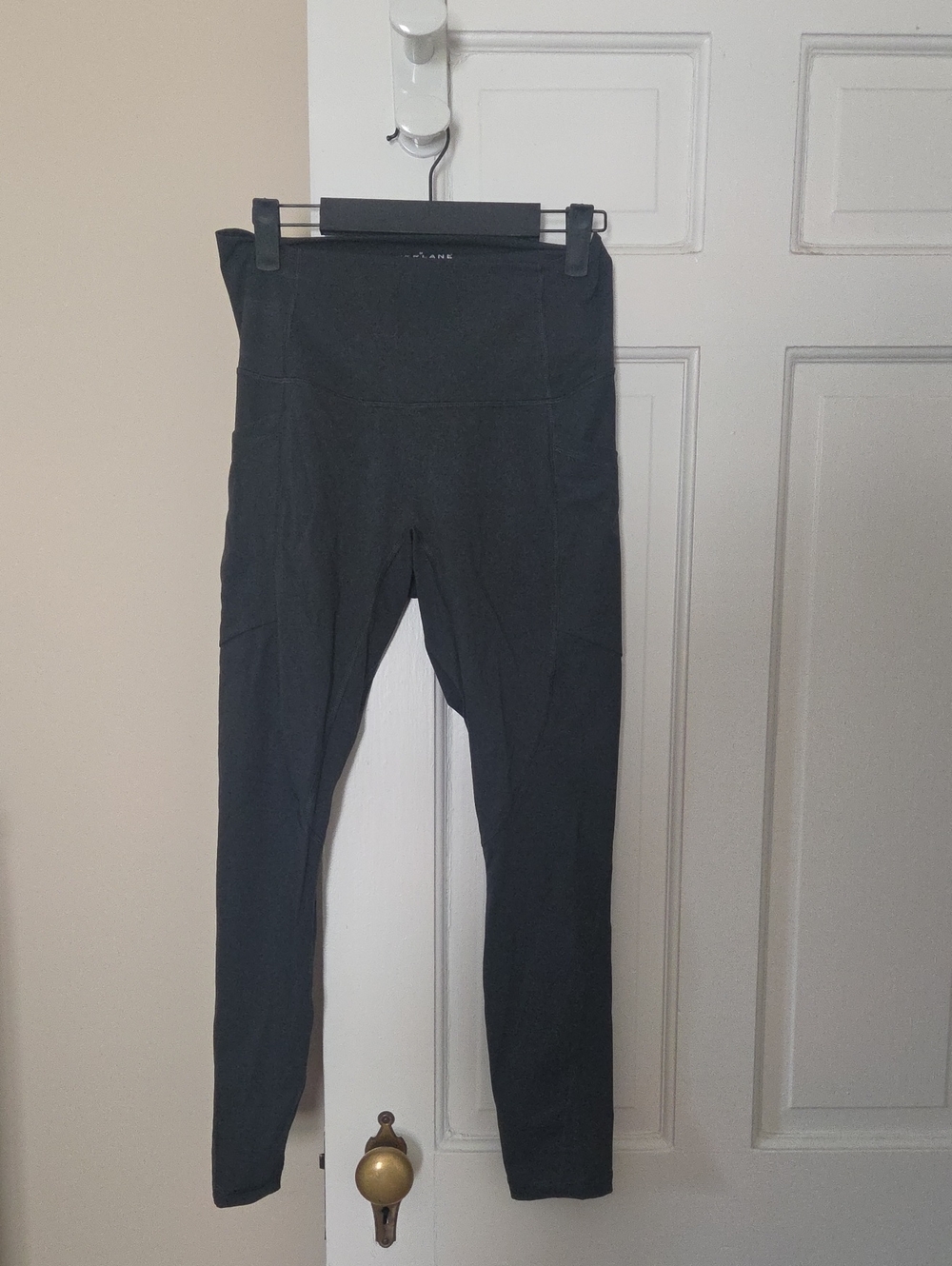 Everlane Dark Gray Perform Leggings With Pockets In Size Medium